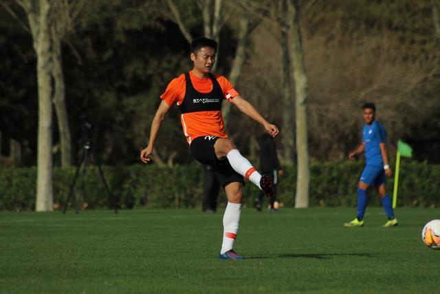 摩纳哥2-2扳平利物浦！利物浦后场失误，比雷斯补射入网